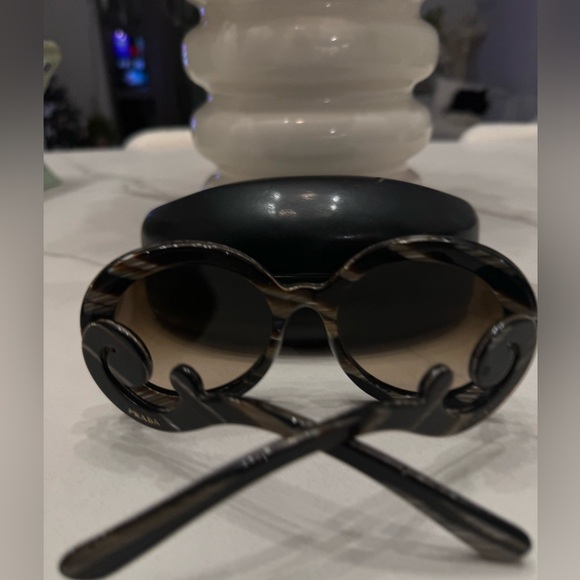 Authentic PRADA round sunglasses - VINTAGE - Picture 4 of 14
